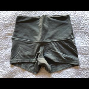 LULULEMON GREY HIGH RISE SHORTS SIZE 2